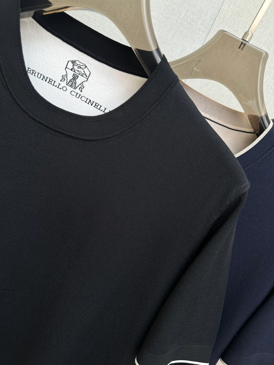 BC top quality 2026 new short sleeves! Original custom fabric, soft to the touch. Top imported private goods, fashionable design and trendy short sleeves, without losing luxury. There is no doubt about the quality. The upper body effect is amazing, luxury official website Same Style! Size: M-3XL